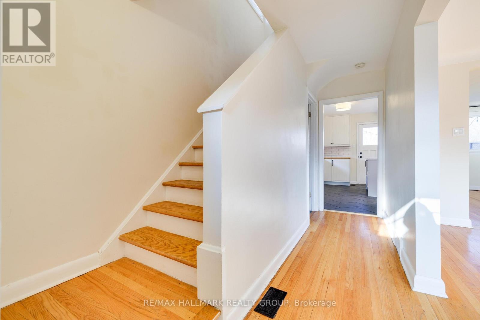 1213 Emperor Avenue, Ottawa, Ontario  K1Z 8C3 - Photo 2 - X13233706