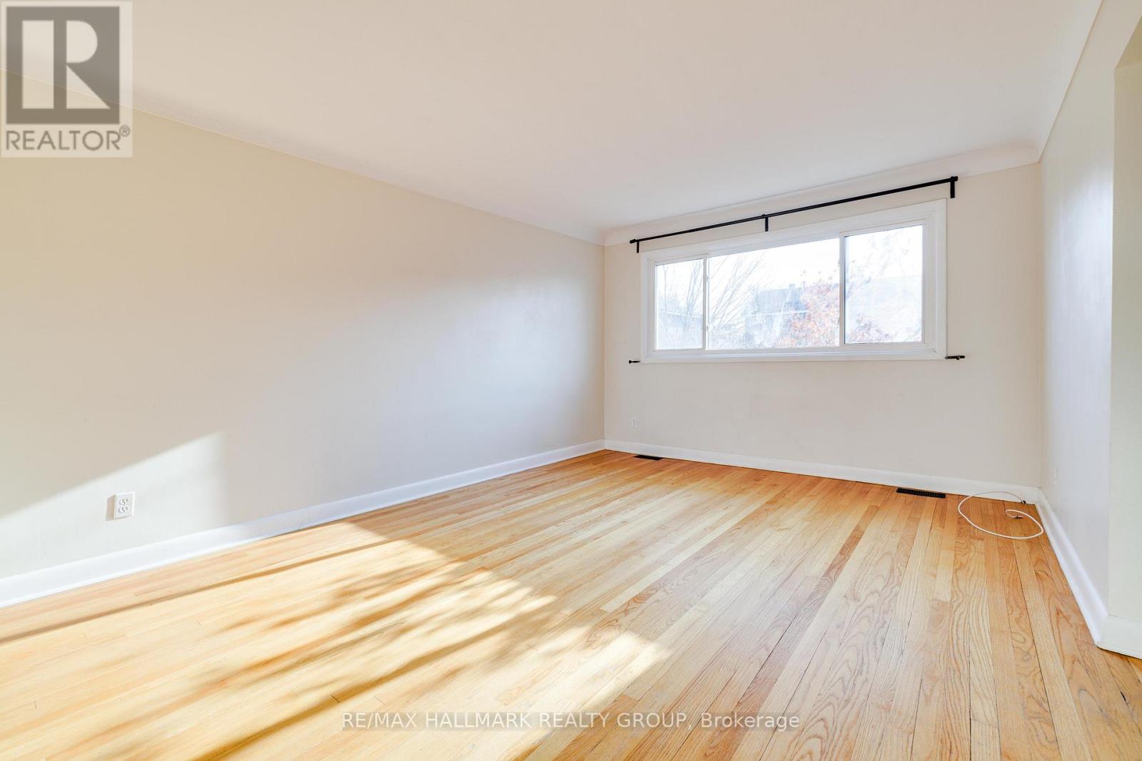 1213 Emperor Avenue, Ottawa, Ontario  K1Z 8C3 - Photo 3 - X13233706