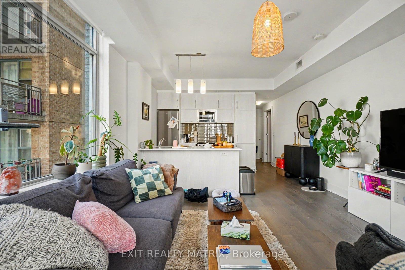 405 - 255 Bay Street, Ottawa, Ontario  K1R 0C5 - Photo 2 - X13233900