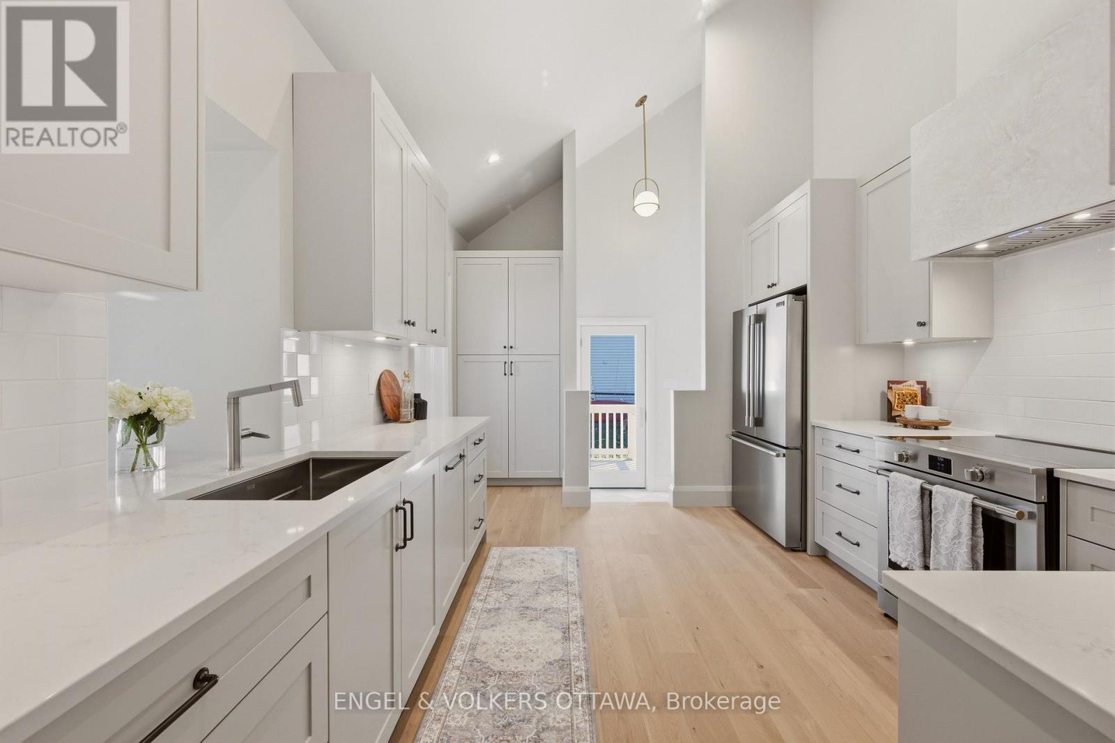 35 Mackay Street, Ottawa, Ontario  K1M 2B2 - Photo 16 - X13233980