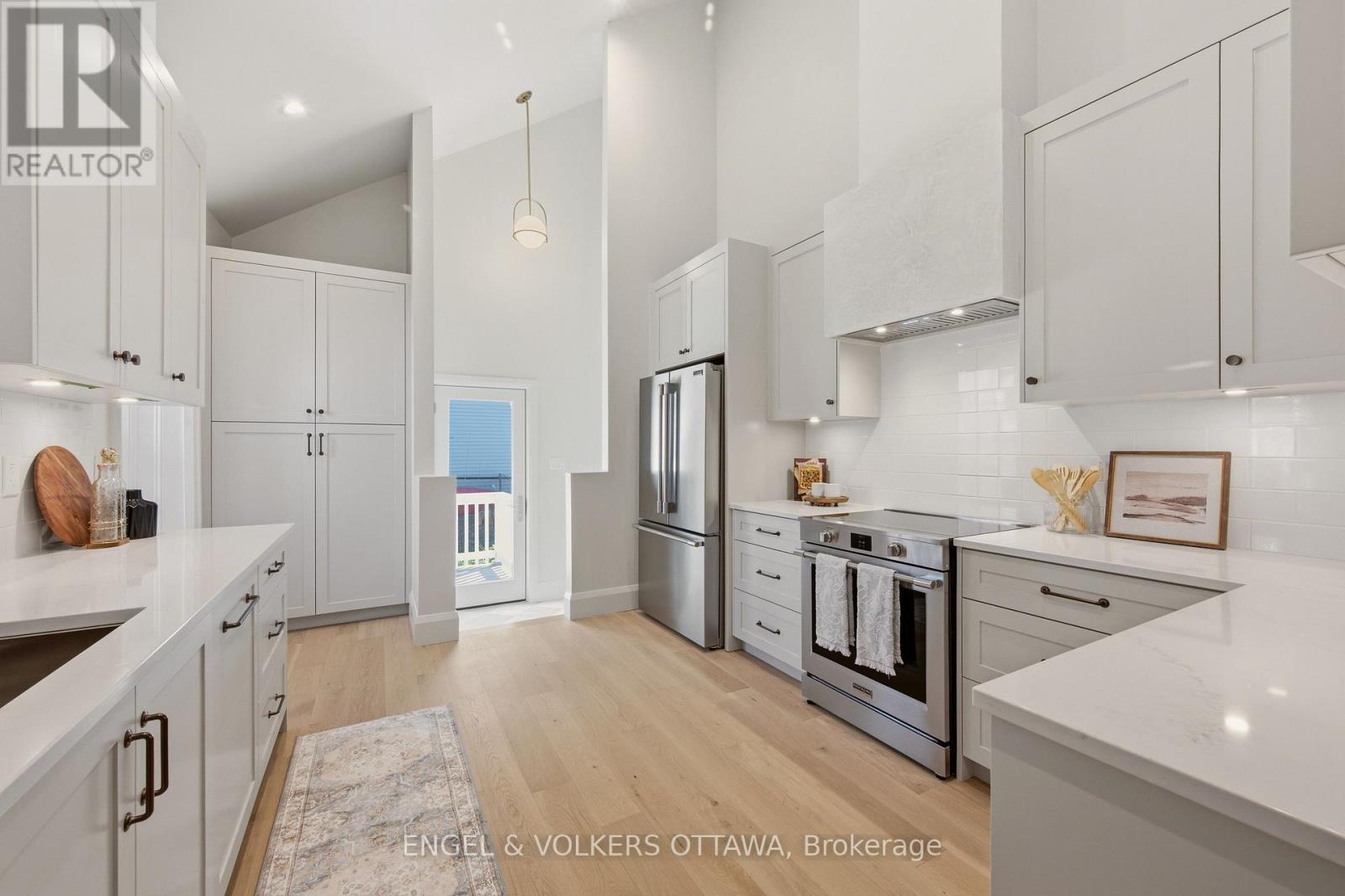 35 Mackay Street, Ottawa, Ontario  K1M 2B2 - Photo 17 - X13233980