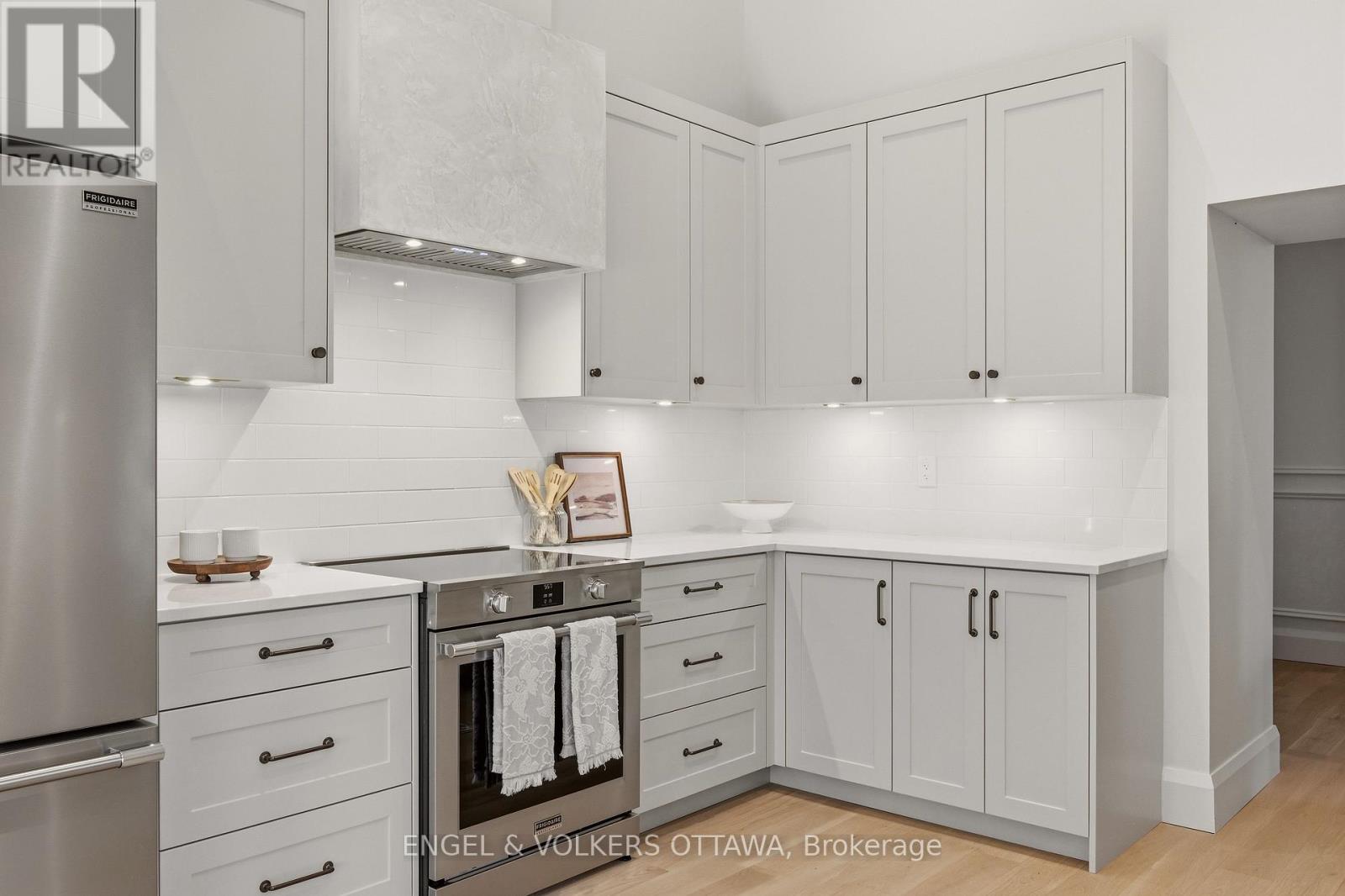 35 Mackay Street, Ottawa, Ontario  K1M 2B2 - Photo 19 - X13233980