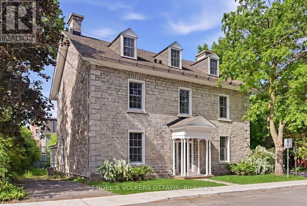 35 Mackay Street, Ottawa, Ontario  K1M 2B2 - Photo 2 - X13233980