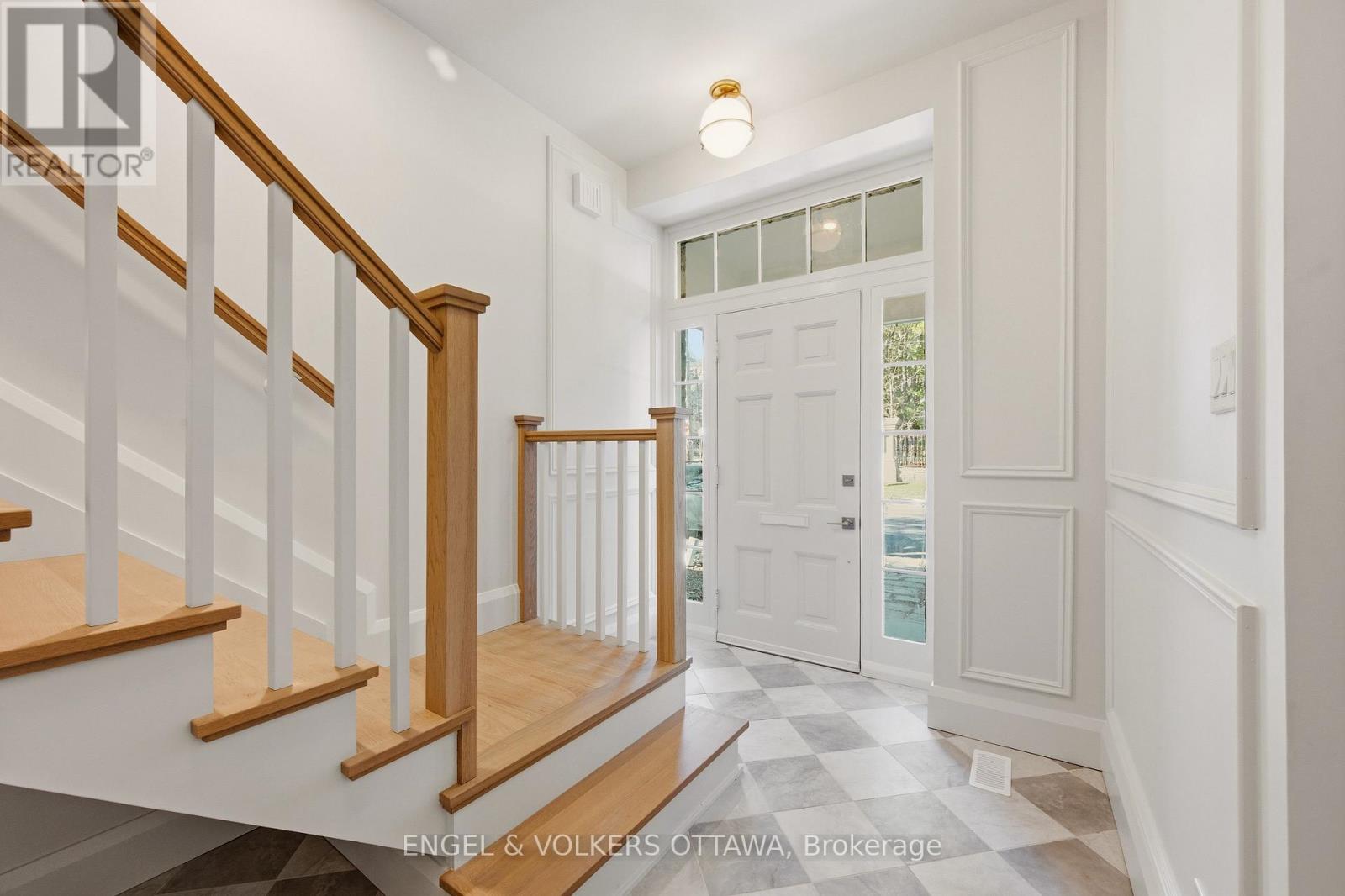 35 Mackay Street, Ottawa, Ontario  K1M 2B2 - Photo 3 - X13233980
