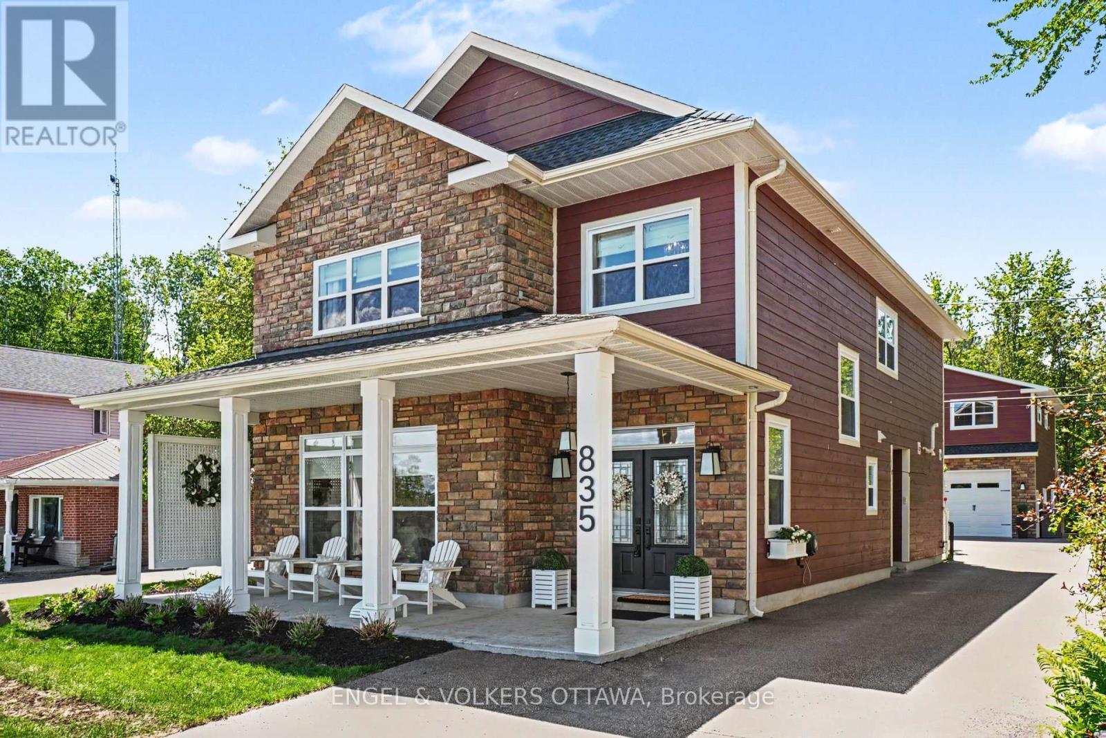 835 Archibald Street, Mcnab/braeside, Ontario  K0A 1G0 - Photo 2 - X13234018