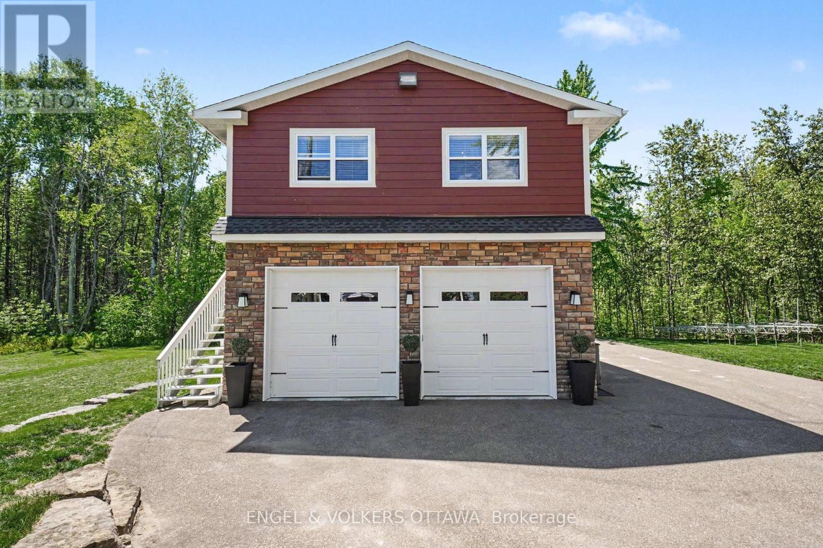 835 Archibald Street, Mcnab/braeside, Ontario  K0A 1G0 - Photo 33 - X13234018