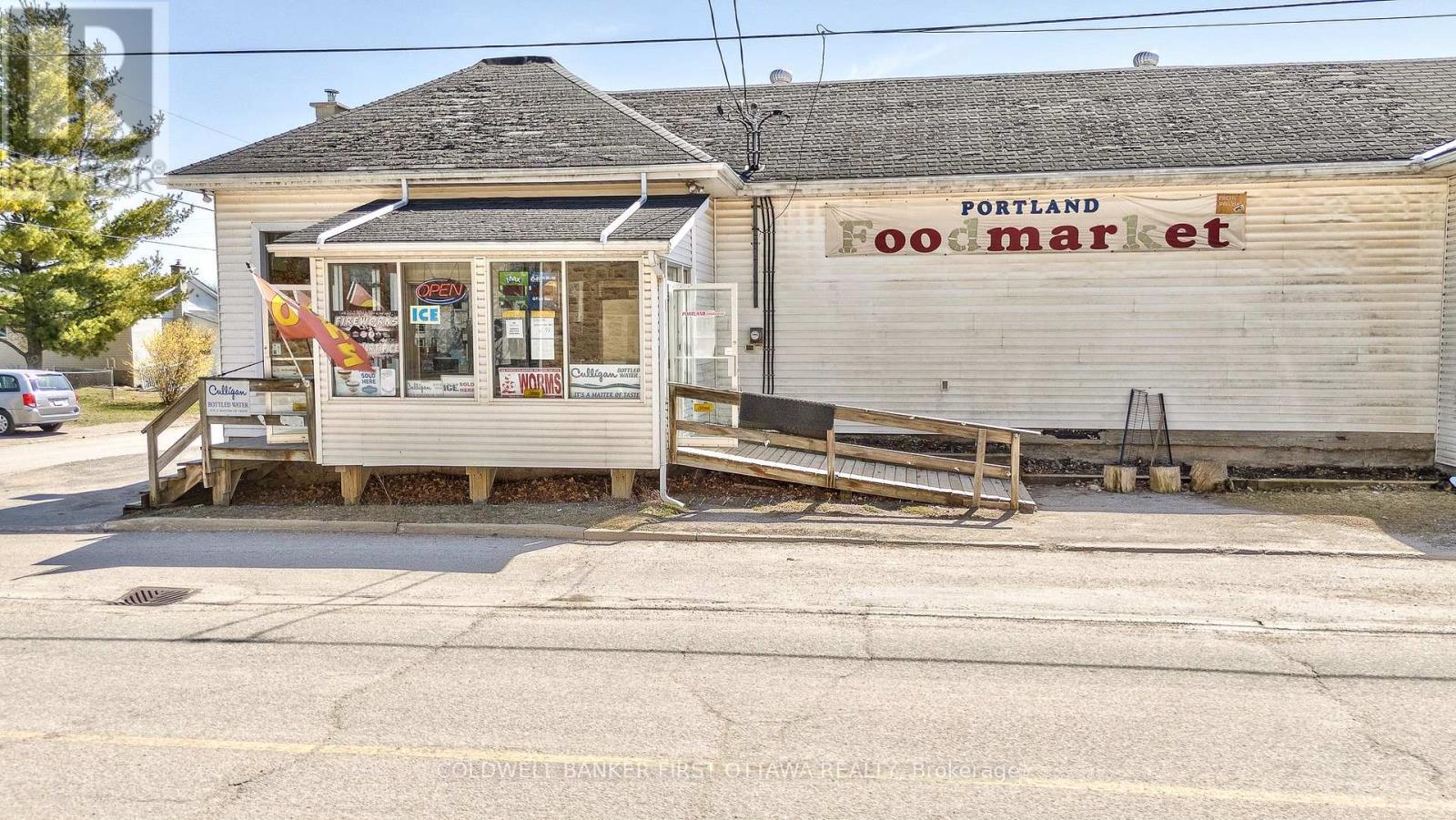 28 COLBORNE STREET, Rideau Lakes, Ontario