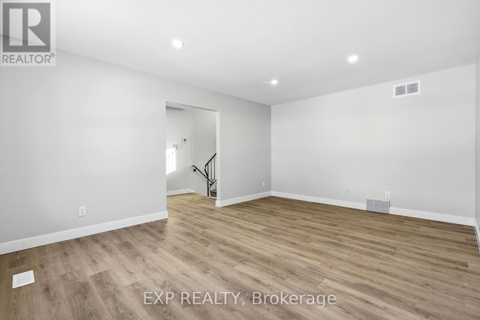 2158 Fillmore Crescent, Ottawa, Ontario  K1J 6A4 - Photo 9 - X13234100