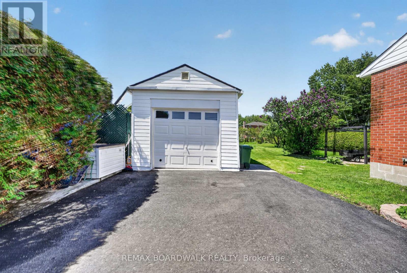2548 Mer Bleue Road, Ottawa, Ontario  K4B 1H9 - Photo 4 - X13234378