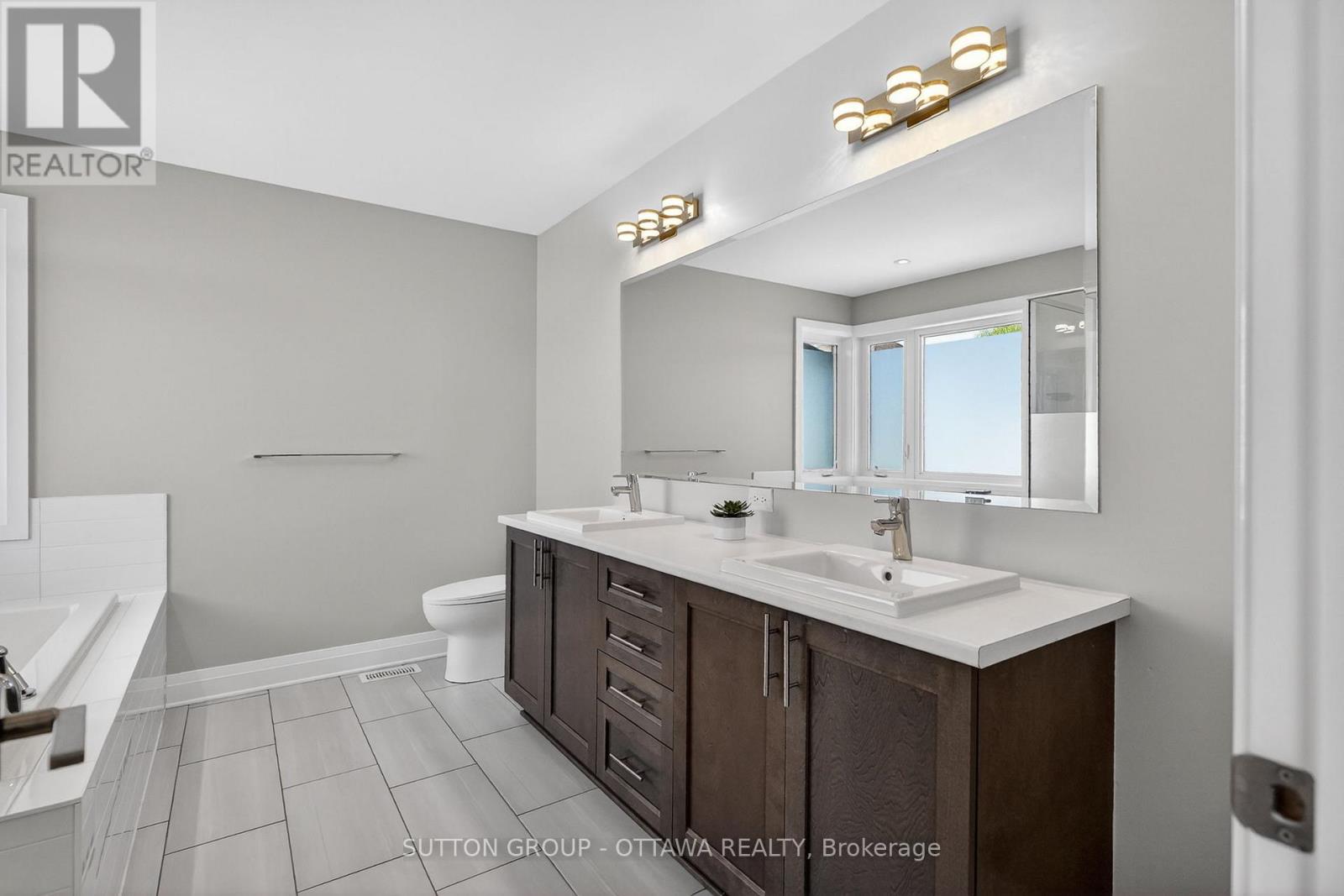 824 Contour Street, Ottawa, Ontario  K1W 1G2 - Photo 17 - X13234392