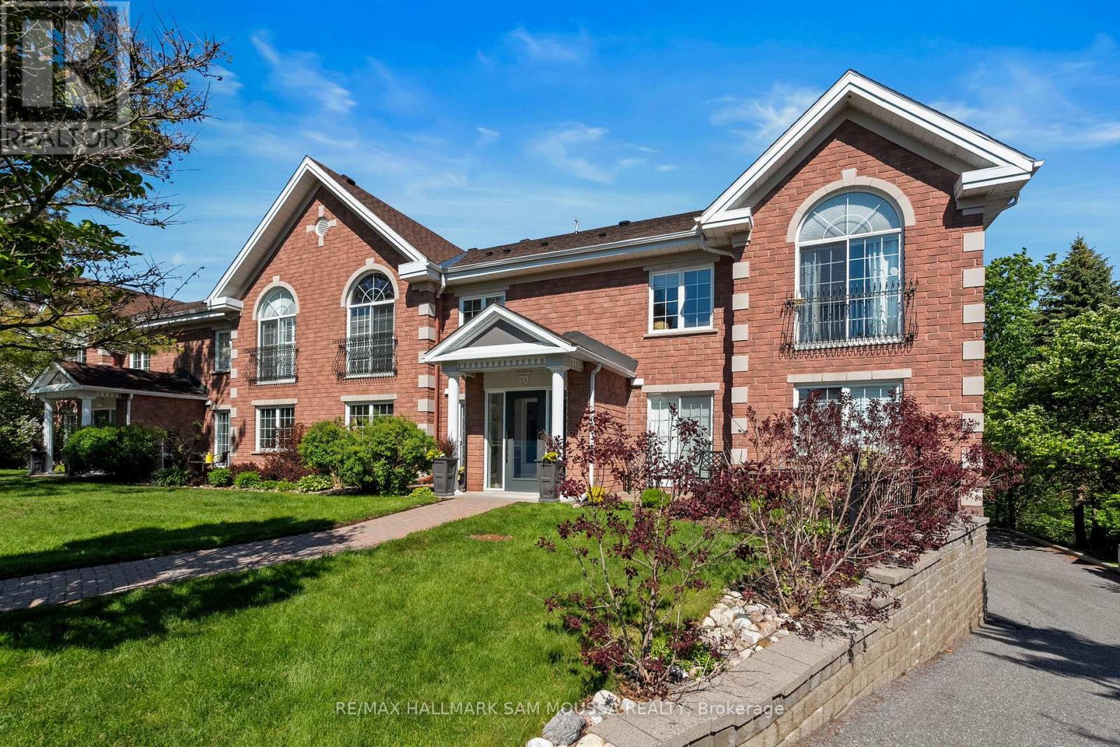 1c - 70 Robson Court, Ottawa, Ontario  K2K 2W1 - Photo 2 - X13234734