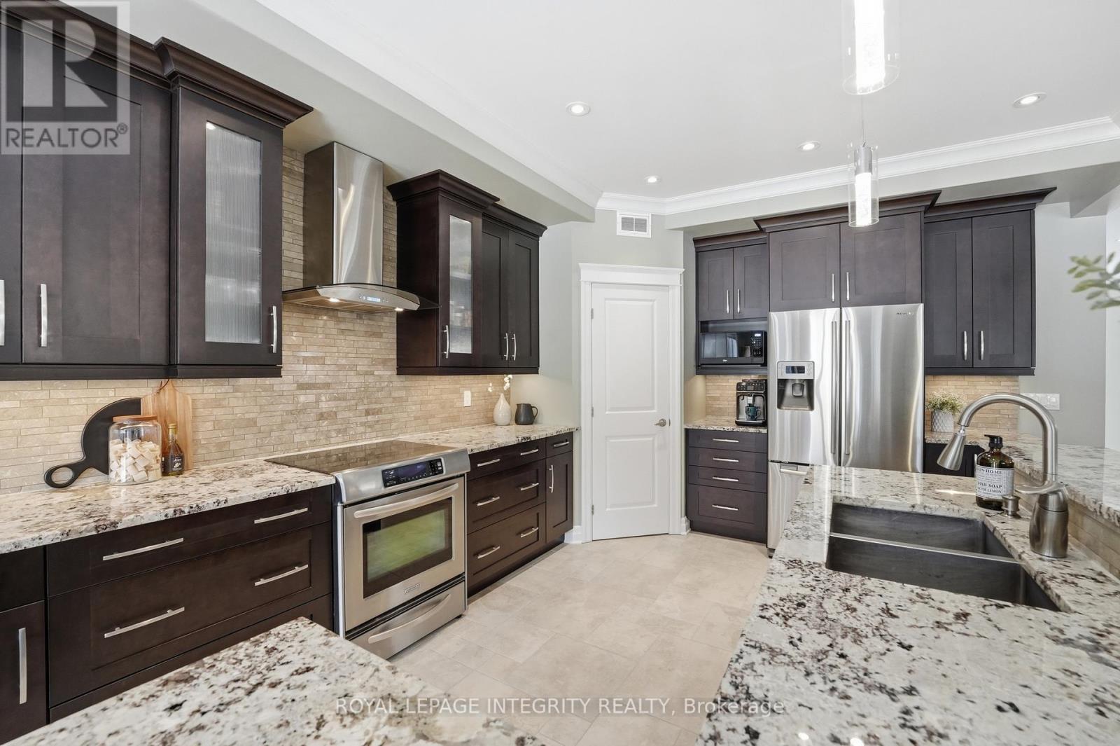 476 Ancaster Avenue, Ottawa, Ontario  K2B 5B7 - Photo 3 - X13234770