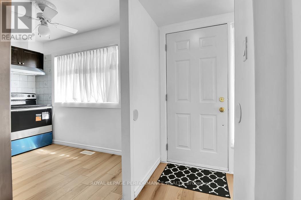 1743 Heatherington Road, Ottawa, Ontario  K1V 8T8 - Photo 7 - X13234950