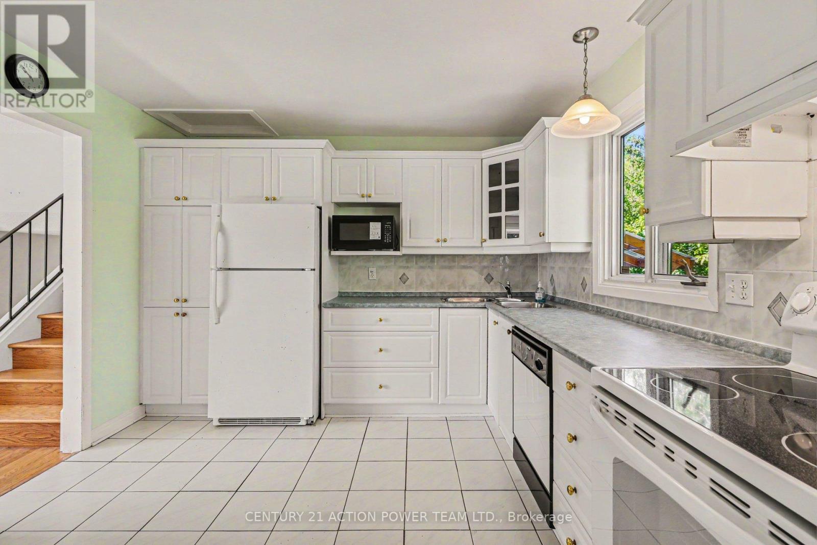 303 Hoylake Crescent, Ottawa, Ontario  K1E 1M1 - Photo 14 - X13235142