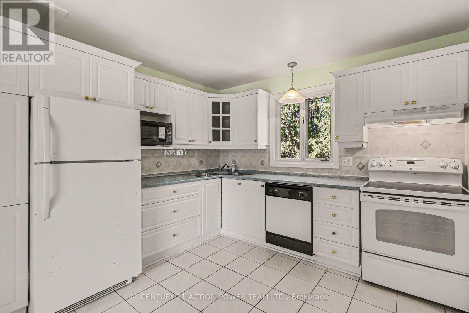 303 Hoylake Crescent, Ottawa, Ontario  K1E 1M1 - Photo 15 - X13235142