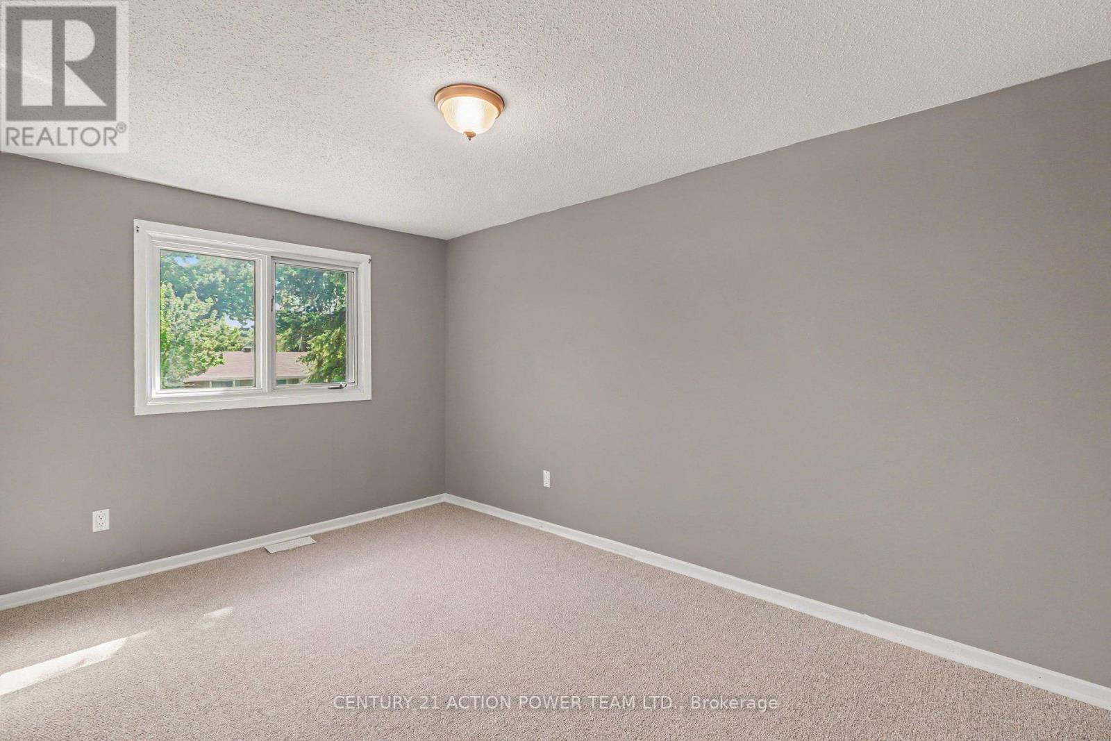 303 Hoylake Crescent, Ottawa, Ontario  K1E 1M1 - Photo 16 - X13235142