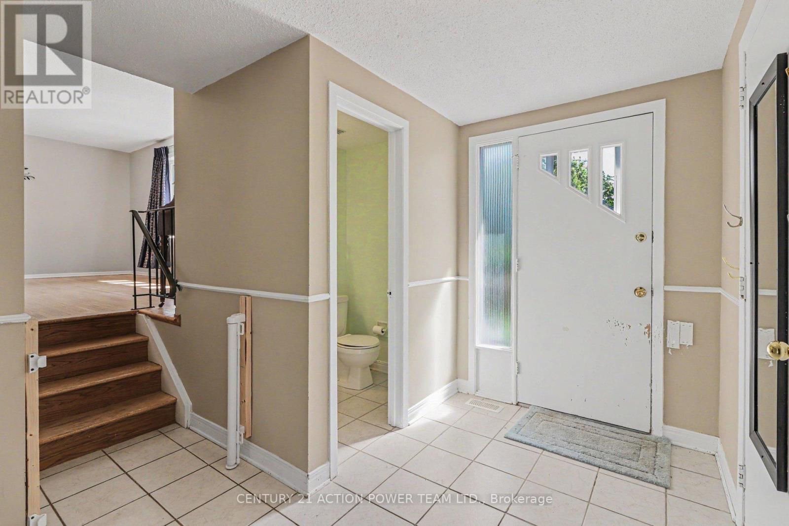 303 Hoylake Crescent, Ottawa, Ontario  K1E 1M1 - Photo 4 - X13235142
