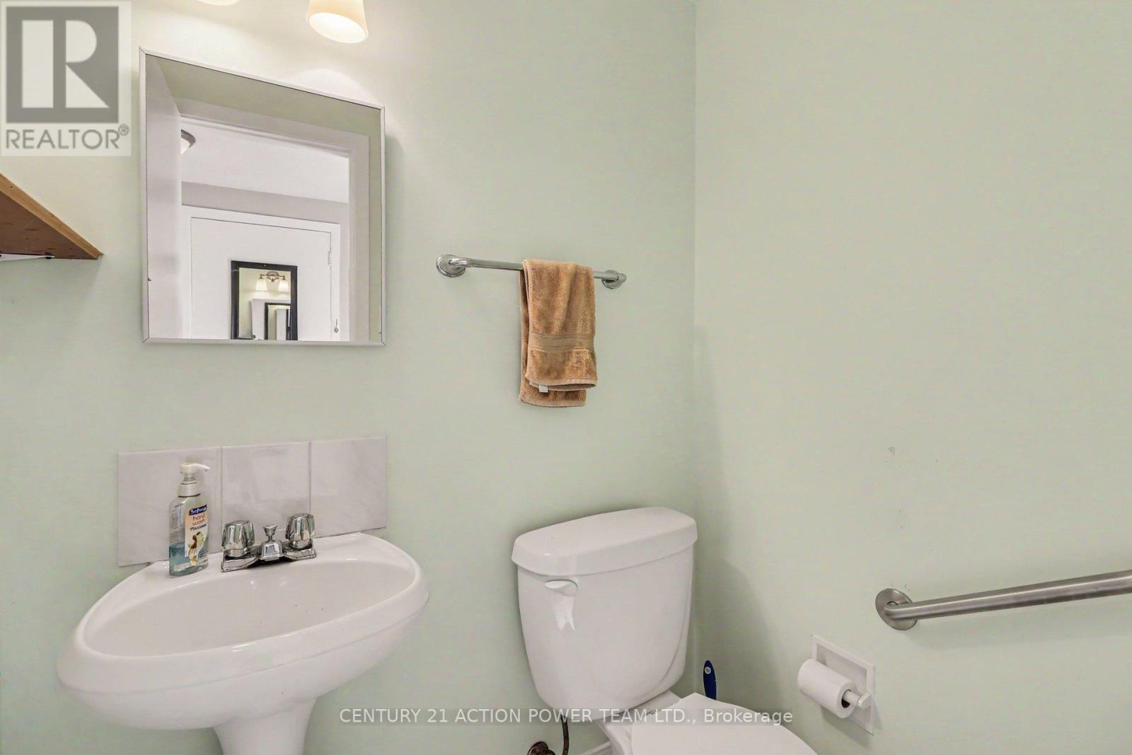 303 Hoylake Crescent, Ottawa, Ontario  K1E 1M1 - Photo 5 - X13235142