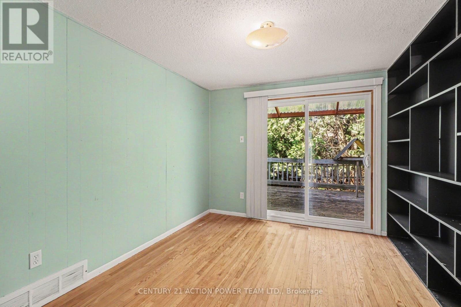 303 Hoylake Crescent, Ottawa, Ontario  K1E 1M1 - Photo 6 - X13235142