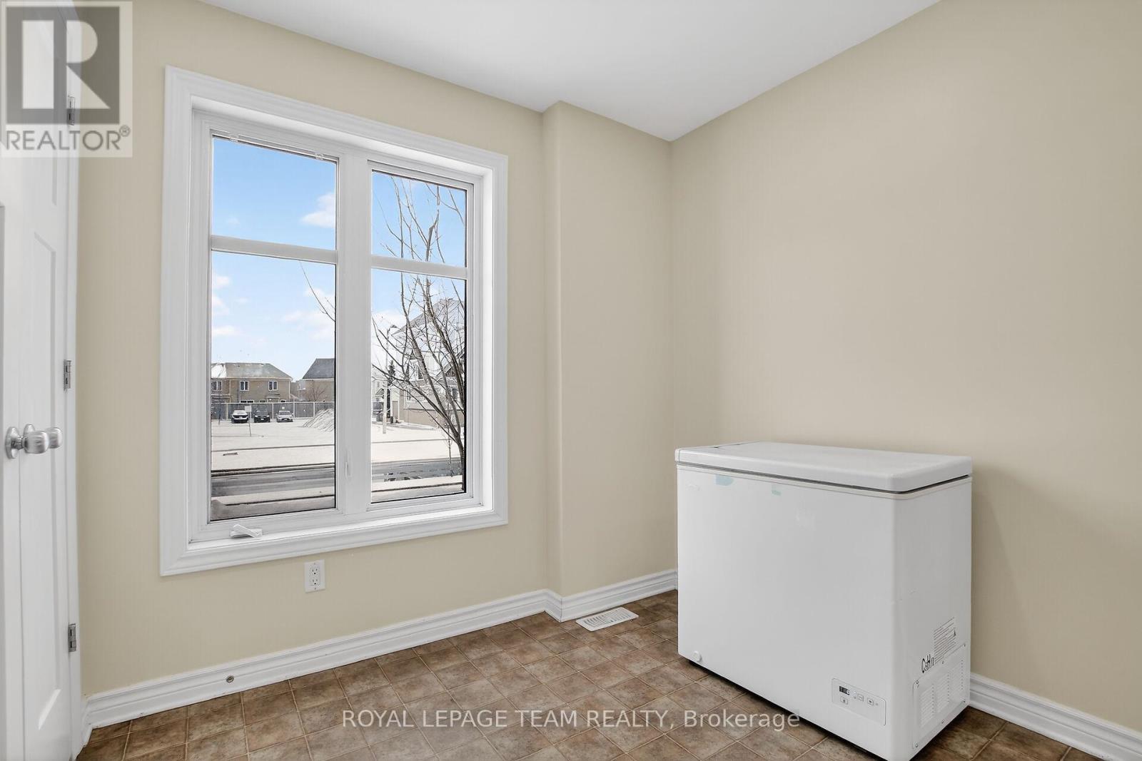 627b Chapman Mills Drive, Ottawa, Ontario  K2J 5T1 - Photo 3 - X13235154
