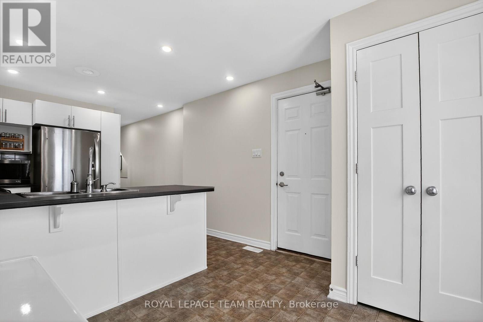 627b Chapman Mills Drive, Ottawa, Ontario  K2J 5T1 - Photo 4 - X13235154