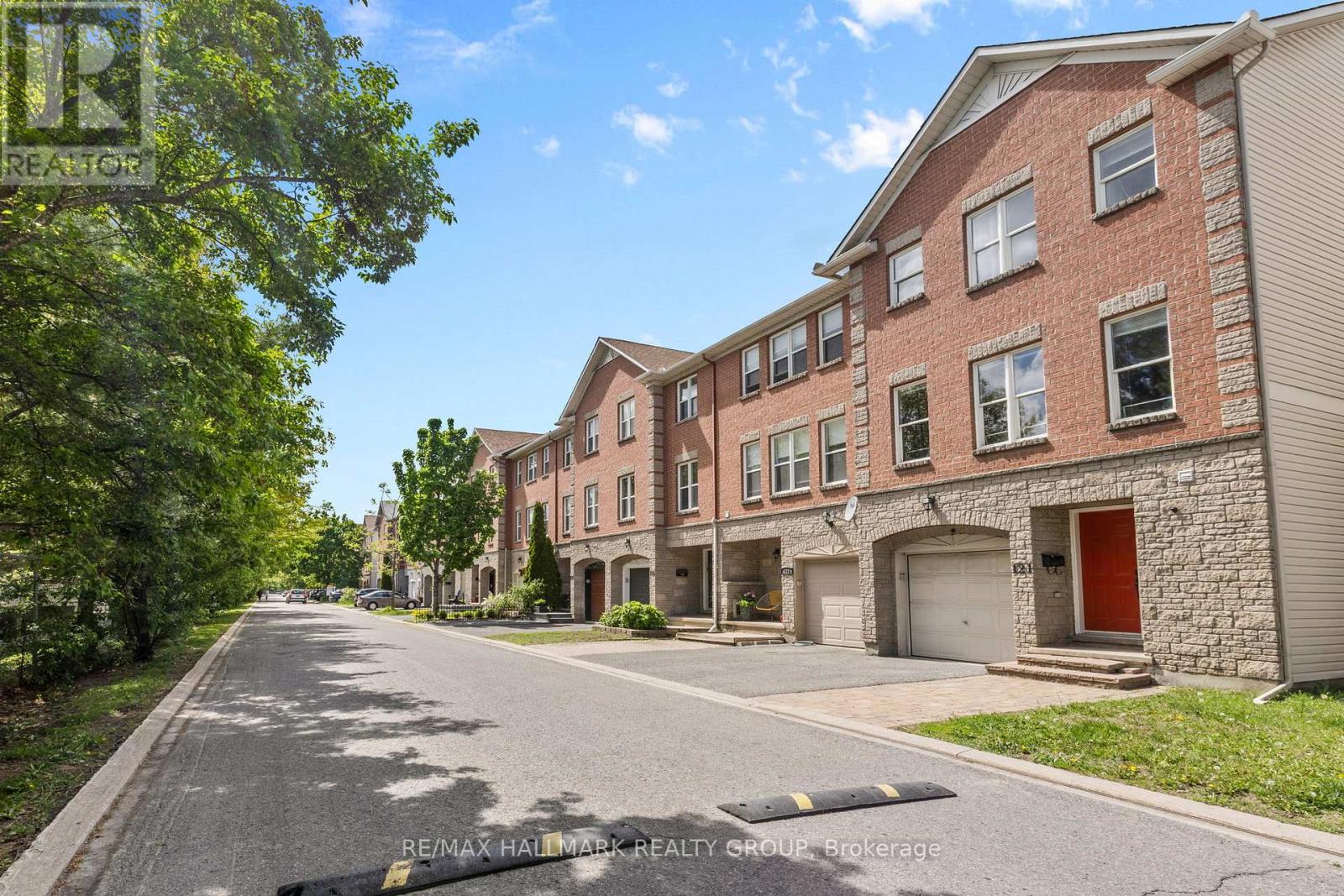 125 Arcola Private, Ottawa, Ontario  K1K 4W9 - Photo 2 - X13235300