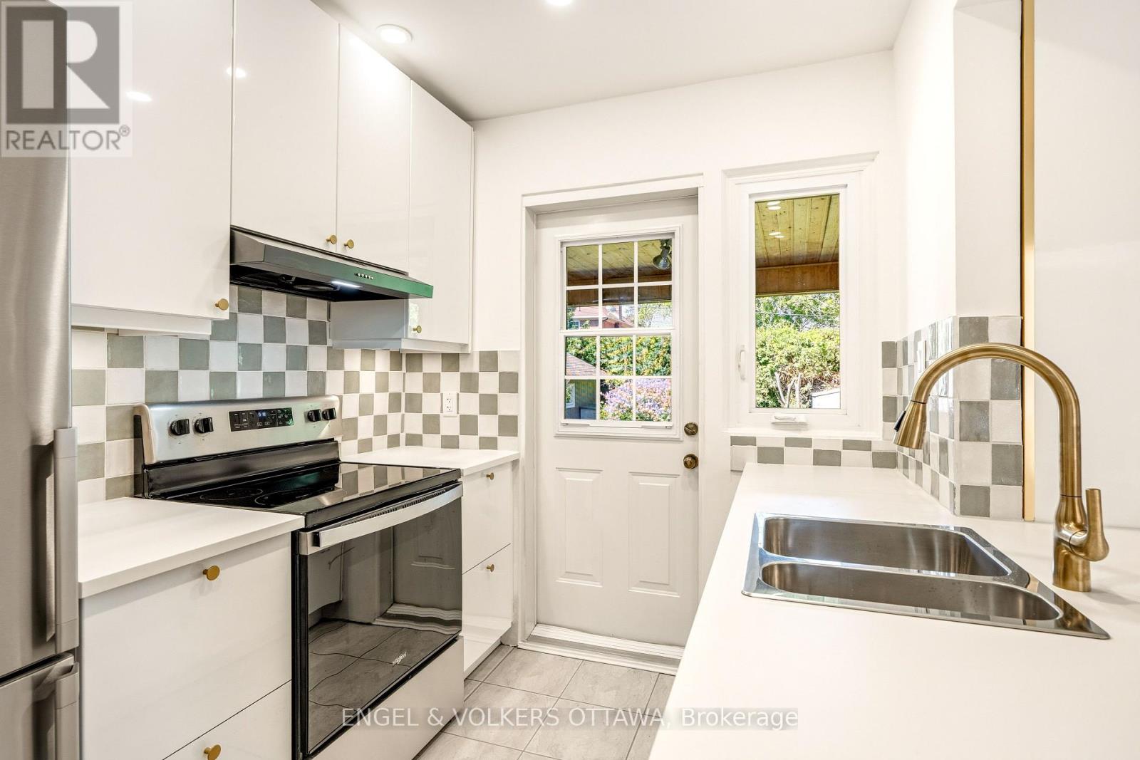 392 Piccadilly Avenue N, Ottawa, Ontario  K1Y 0H4 - Photo 19 - X13235350