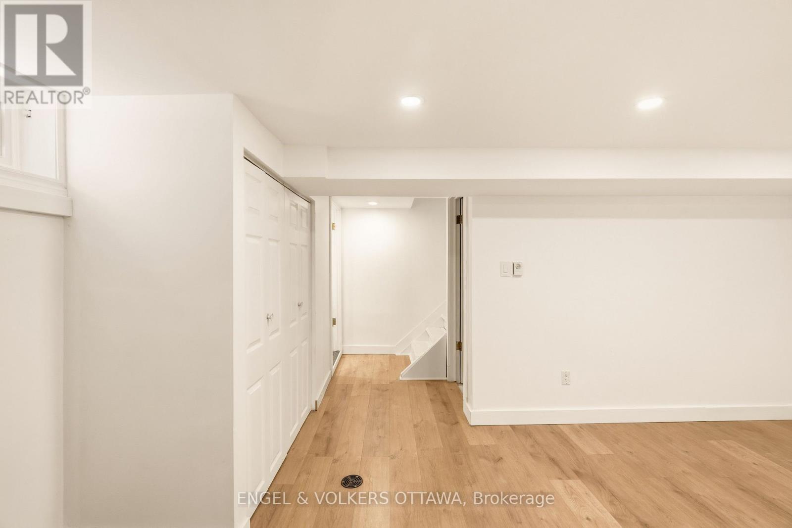 392 Piccadilly Avenue N, Ottawa, Ontario  K1Y 0H4 - Photo 33 - X13235350
