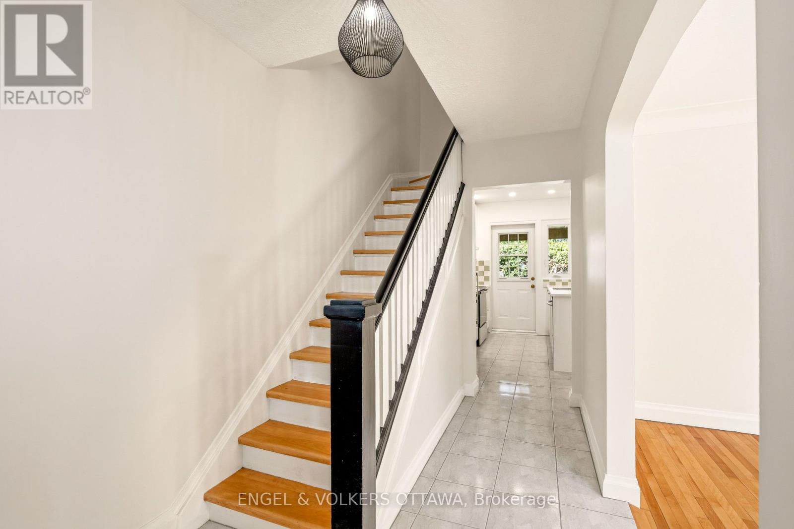 392 Piccadilly Avenue N, Ottawa, Ontario  K1Y 0H4 - Photo 4 - X13235350