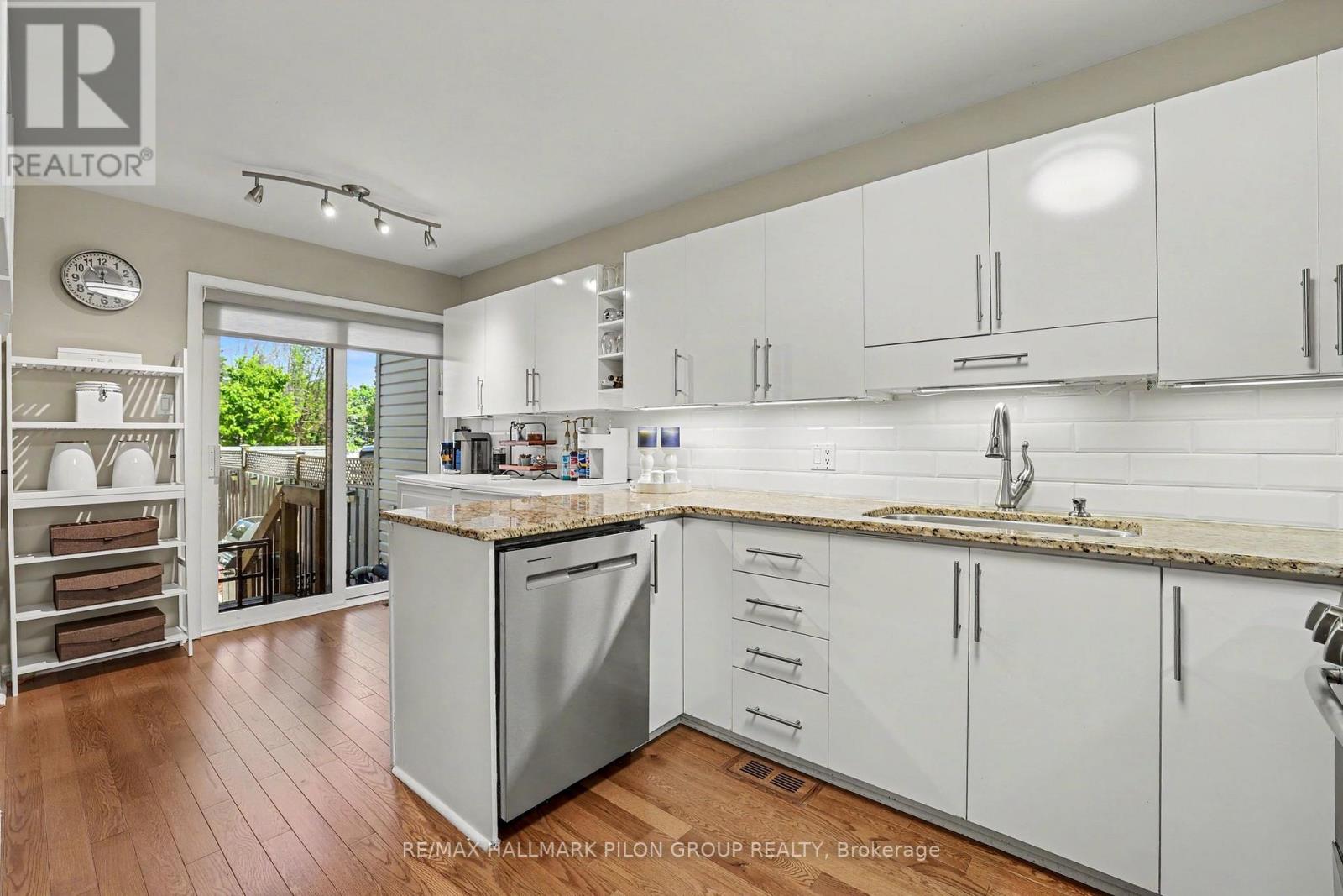 1075 Marchant Drive, Ottawa, Ontario  K4A 4A9 - Photo 9 - X13235556