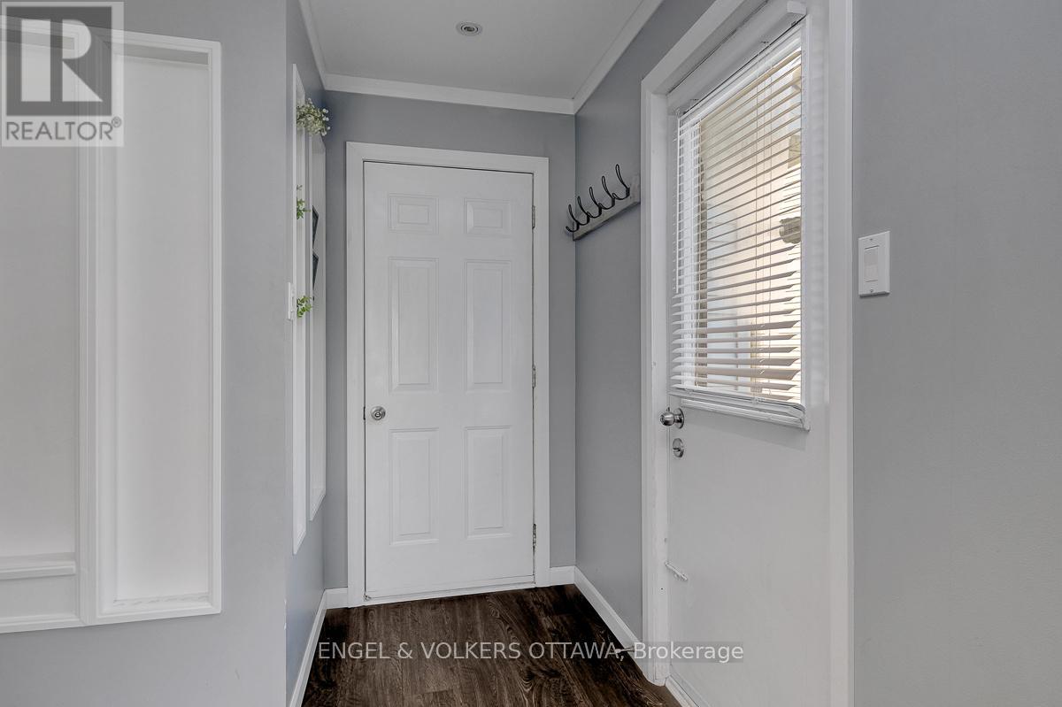 6138 Vineyard Drive, Ottawa, Ontario  K1C 2N6 - Photo 22 - X13236136
