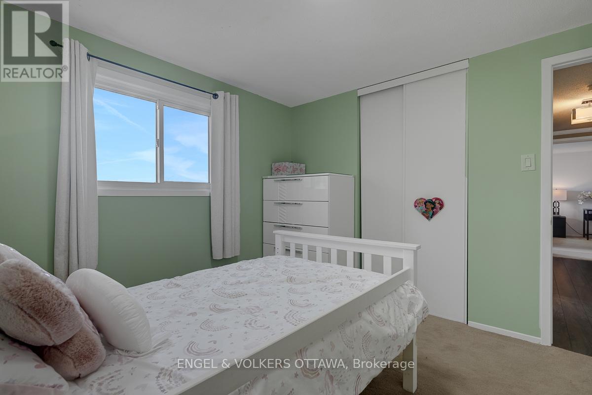 6138 Vineyard Drive, Ottawa, Ontario  K1C 2N6 - Photo 33 - X13236136