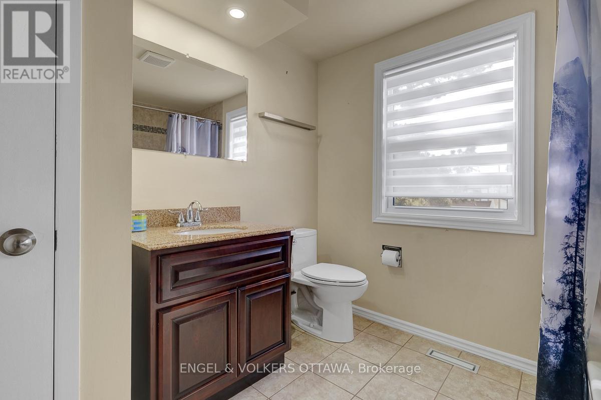 6138 Vineyard Drive, Ottawa, Ontario  K1C 2N6 - Photo 36 - X13236136