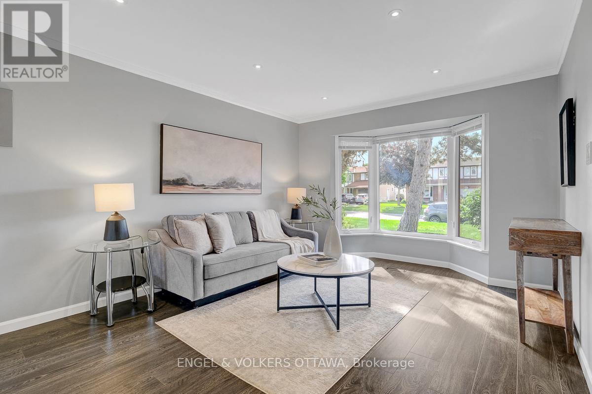 6138 Vineyard Drive, Ottawa, Ontario  K1C 2N6 - Photo 6 - X13236136