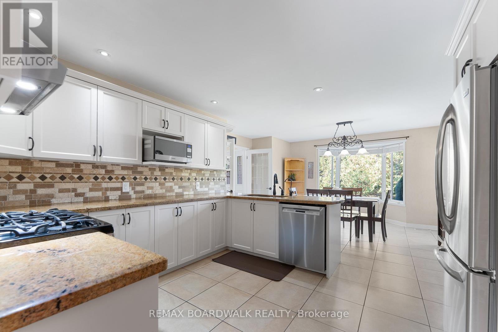 14 Panandrick View Drive, Ottawa, Ontario  K2W 1A5 - Photo 12 - X13236308