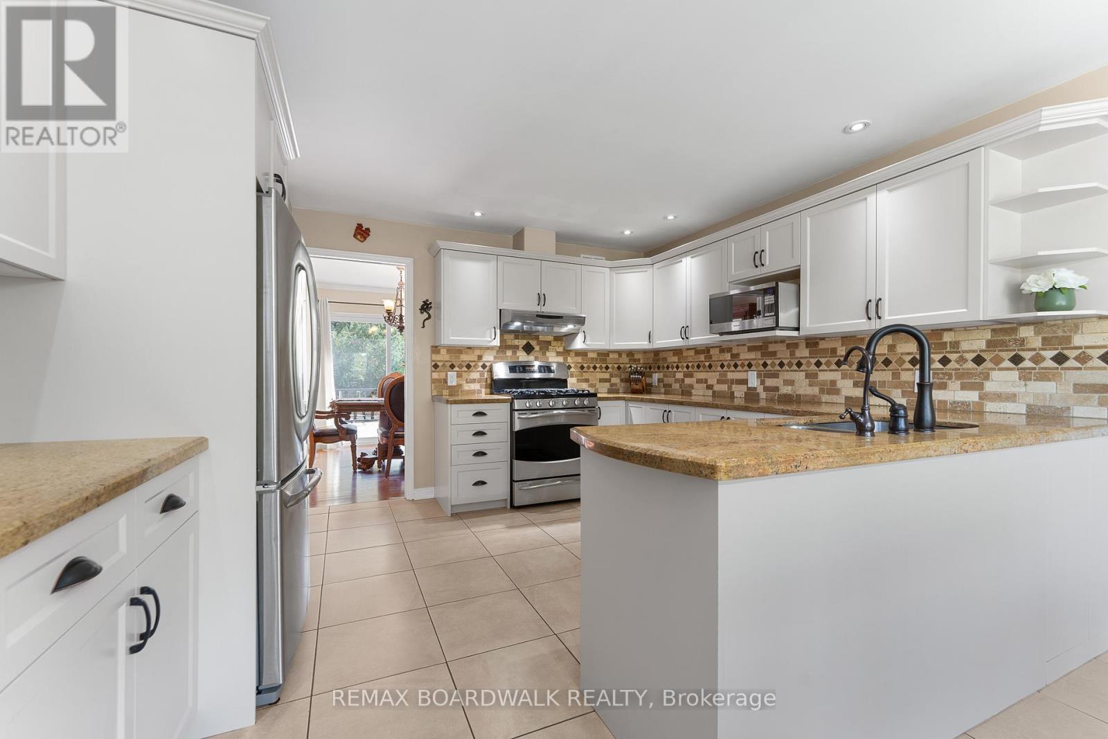 14 Panandrick View Drive, Ottawa, Ontario  K2W 1A5 - Photo 13 - X13236308