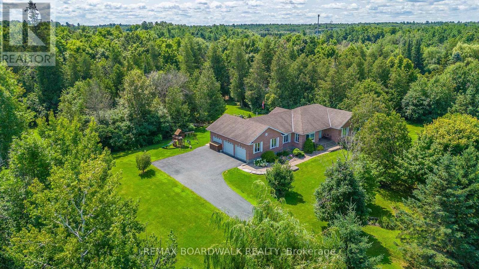 14 Panandrick View Drive, Ottawa, Ontario  K2W 1A5 - Photo 2 - X13236308