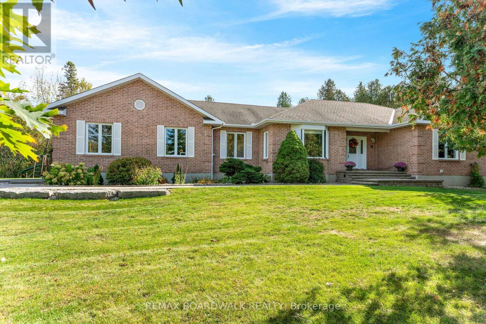 14 Panandrick View Drive, Ottawa, Ontario  K2W 1A5 - Photo 4 - X13236308