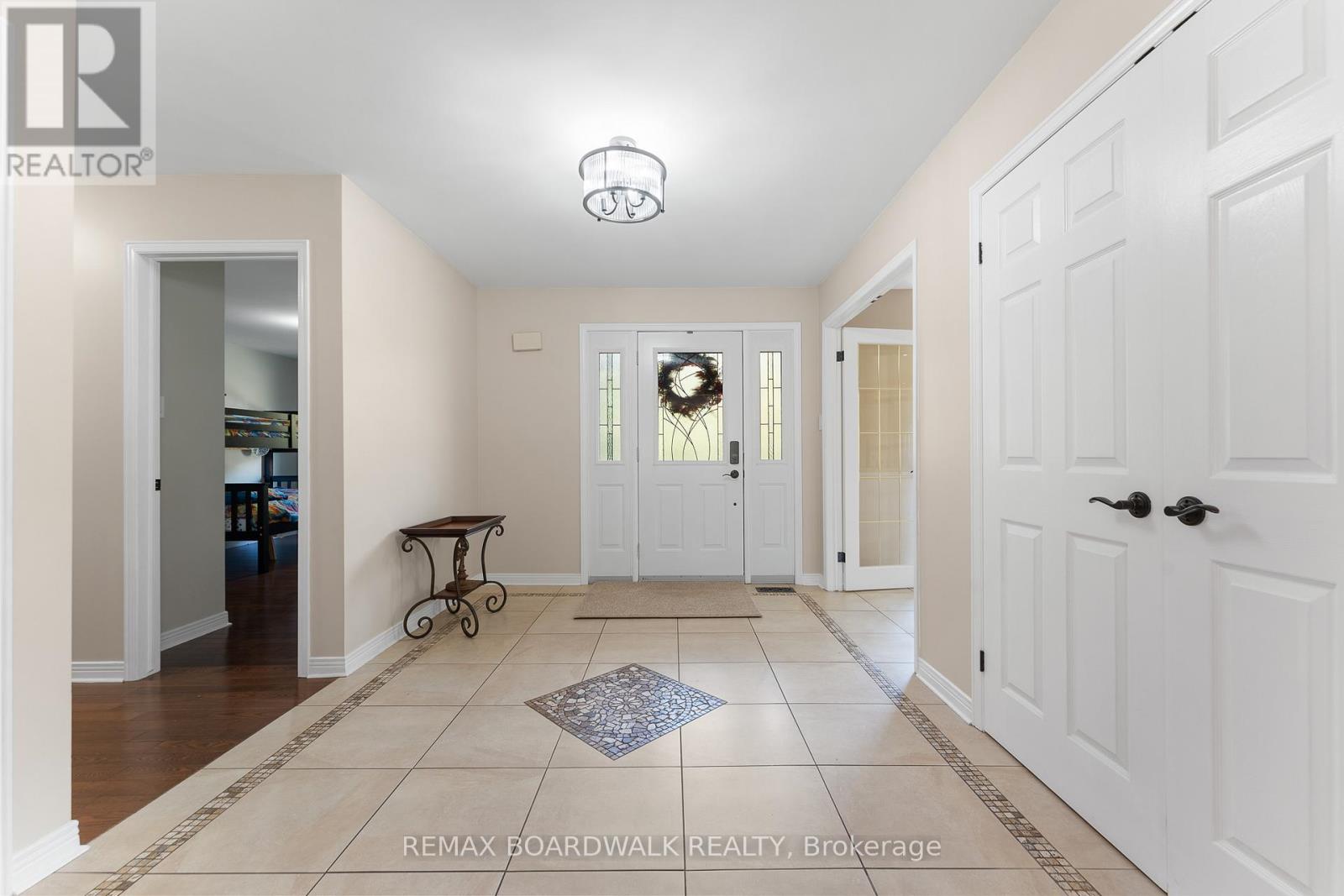14 Panandrick View Drive, Ottawa, Ontario  K2W 1A5 - Photo 5 - X13236308