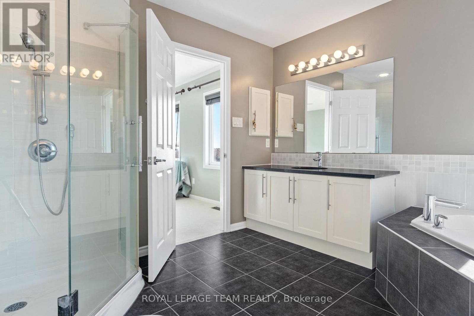 212 Huntsville Drive, Ottawa, Ontario  K2T 0C6 - Photo 15 - X13236466