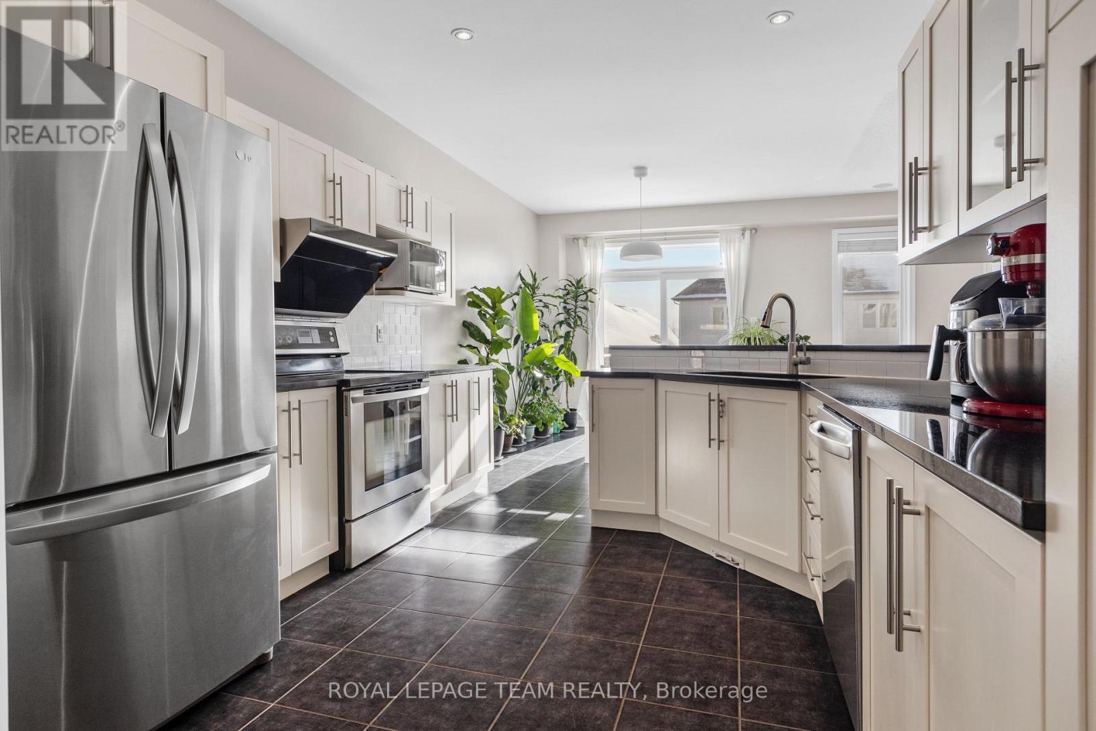 212 Huntsville Drive, Ottawa, Ontario  K2T 0C6 - Photo 23 - X13236466