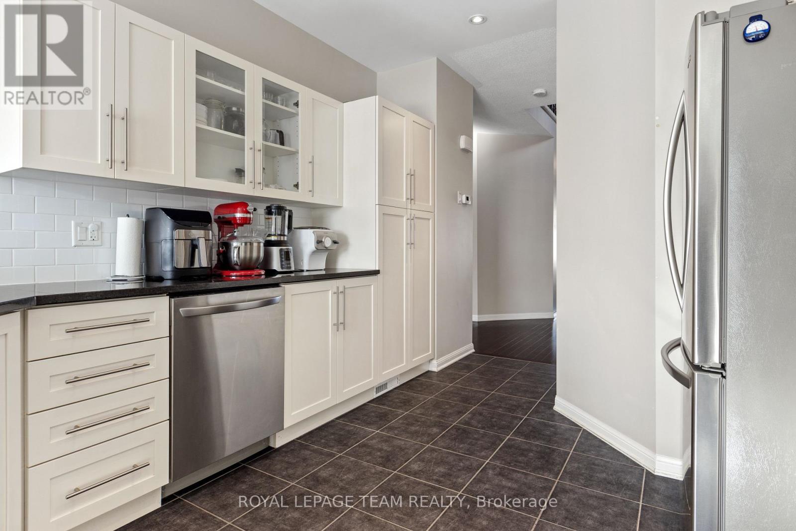 212 Huntsville Drive, Ottawa, Ontario  K2T 0C6 - Photo 30 - X13236466