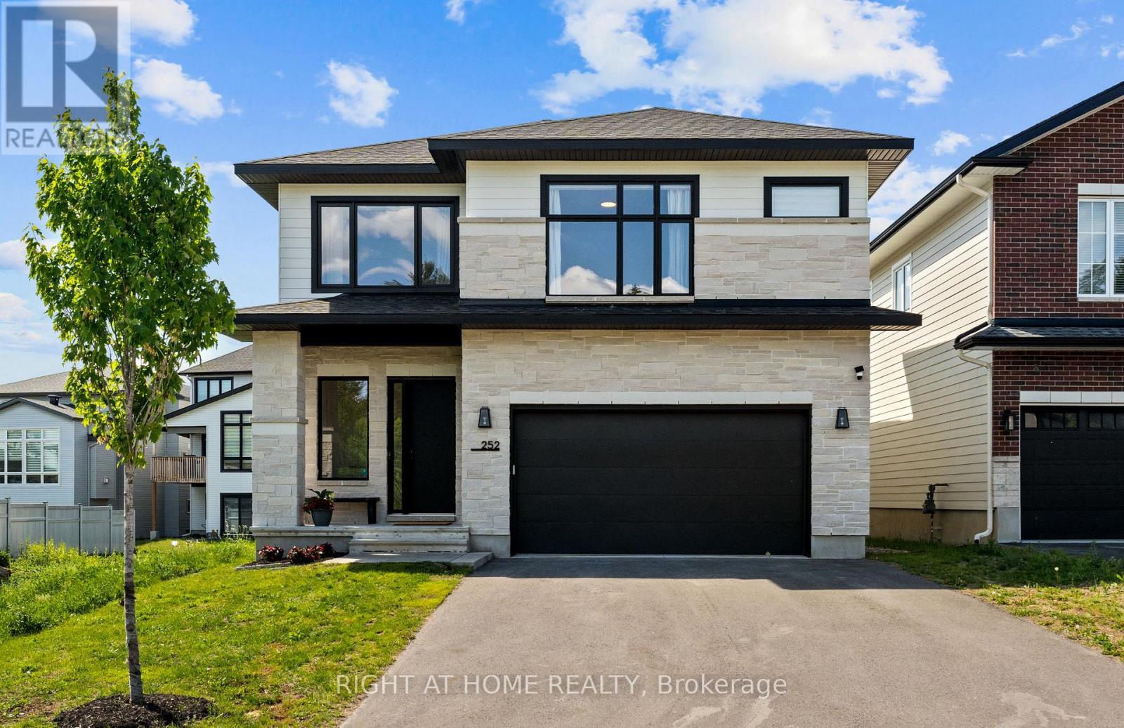 252 Ketchikan Crescent, Ottawa, Ontario  K2T 0S2 - Photo 1 - X13236474