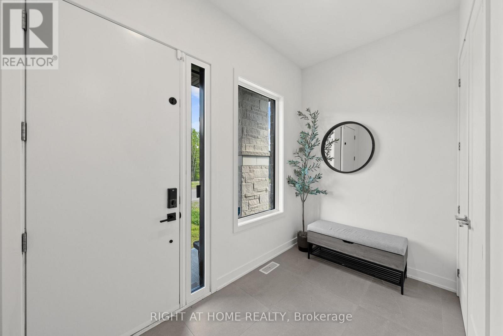 252 Ketchikan Crescent, Ottawa, Ontario  K2T 0S2 - Photo 2 - X13236474