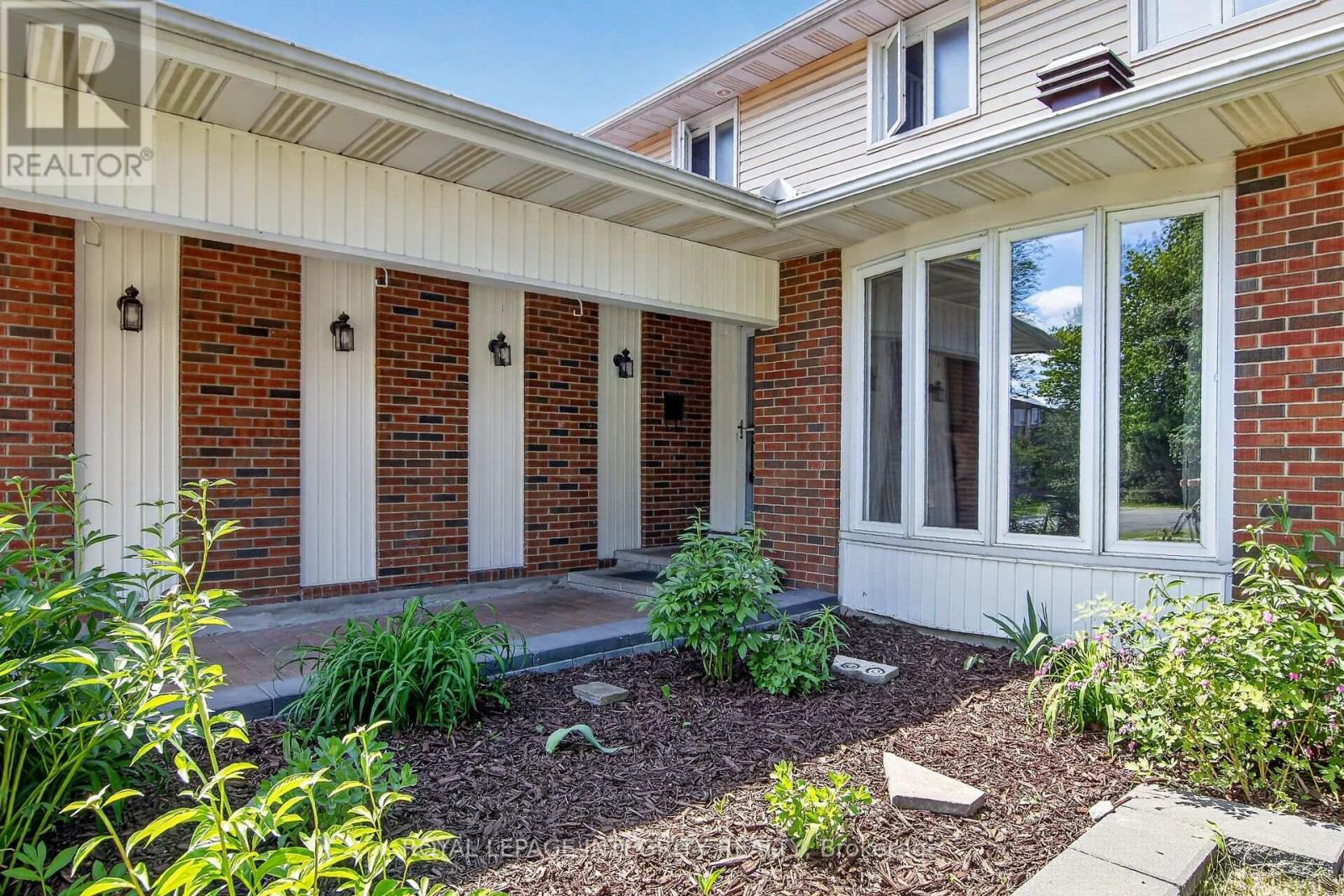 1646 Grey Nuns Drive, Ottawa, Ontario  K1C 1T7 - Photo 4 - X13236586