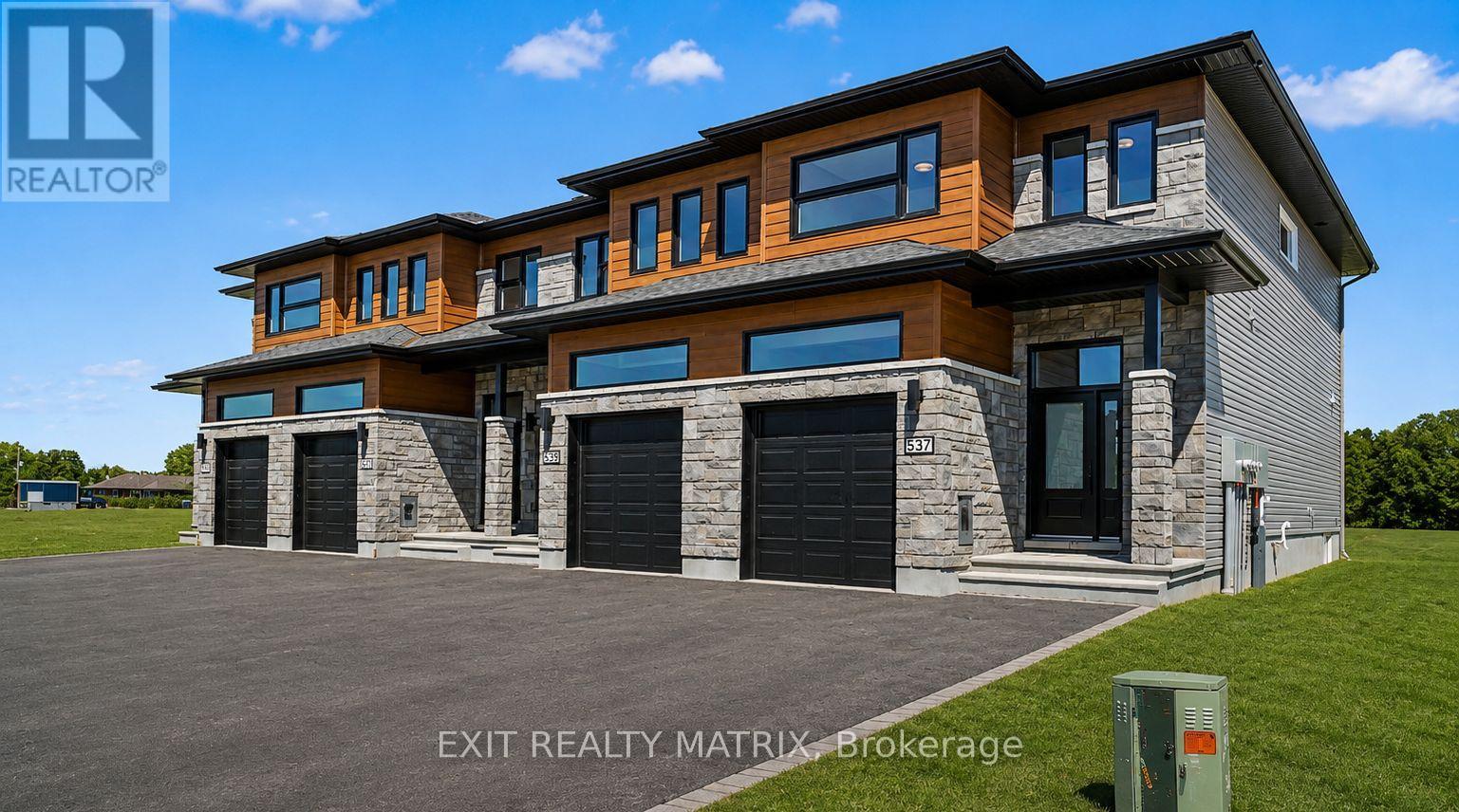 537 Regina Street, Russell, Ontario  K0A 1W0 - Photo 1 - X13236788