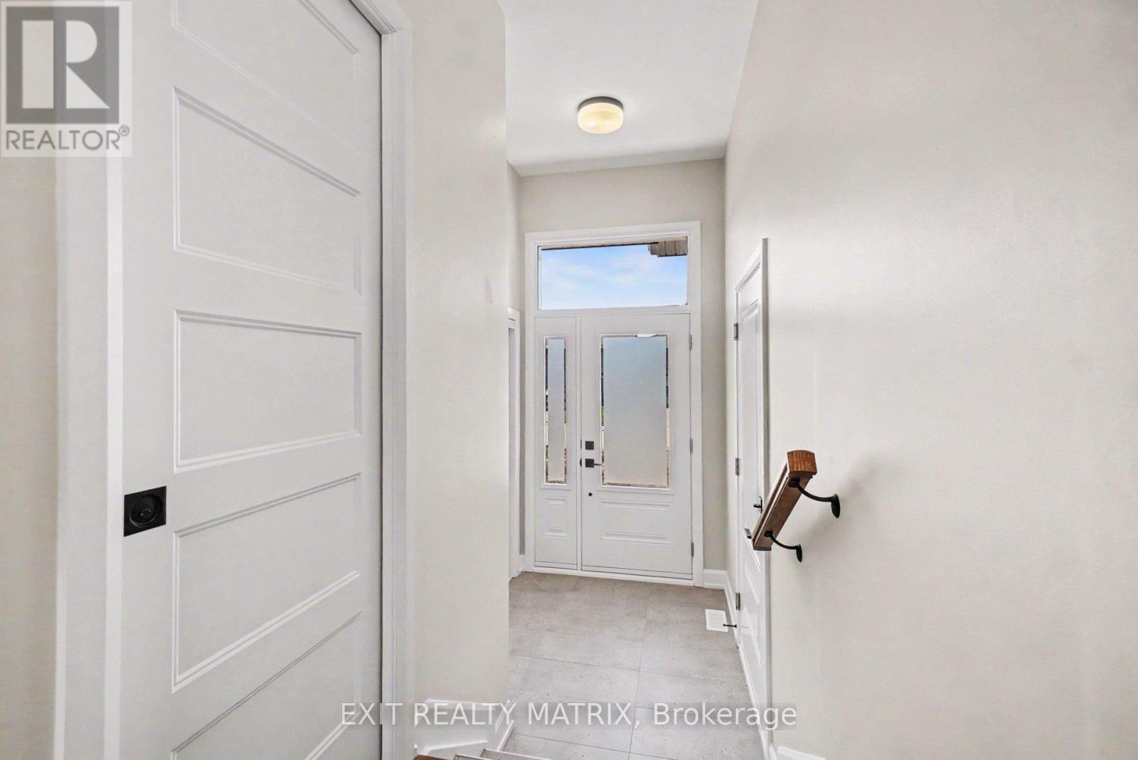 537 Regina Street, Russell, Ontario  K0A 1W0 - Photo 2 - X13236788