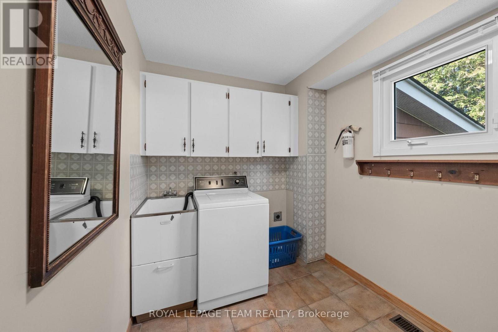 44 Steeple Hill Crescent, Ottawa, Ontario  K2R 1G3 - Photo 21 - X13237158