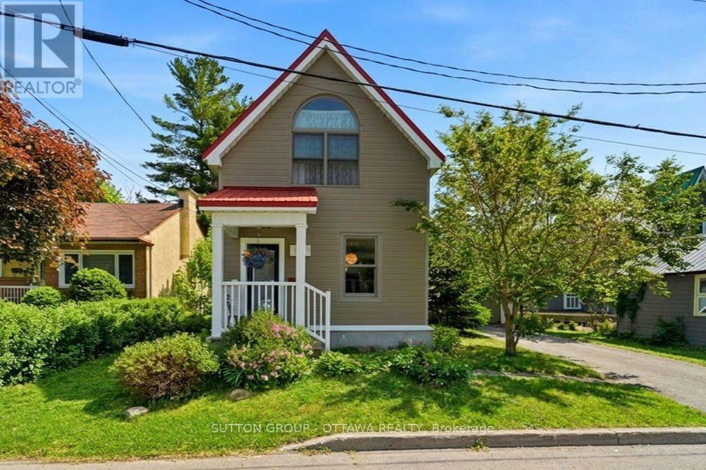 187 Martin Avenue, Ottawa, Ontario  K1K 2V2 - Photo 1 - X13237166
