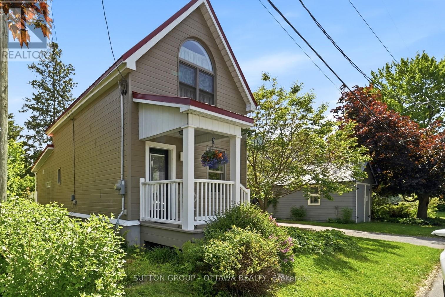 187 Martin Avenue, Ottawa, Ontario  K1K 2V2 - Photo 2 - X13237166